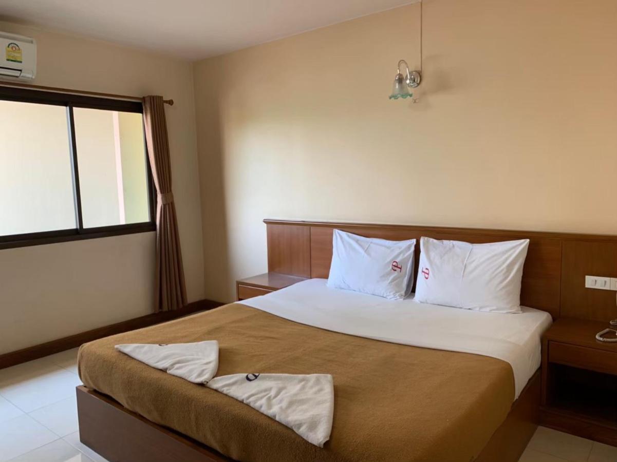 Pat Place Aparthotel Chiang Mai Exterior photo